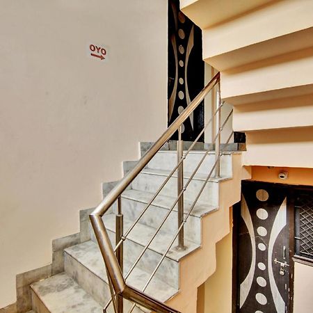 Oyo Flagship 81070 Mayura Residency New Delhi Exterior photo